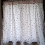 《　送料込み　》カフェカーテン＊ローンプリント＊小花柄＊ピンクパープル＊フェミニン＊インテリア布小物＊模様がえ
