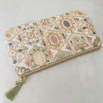 インド刺繍で作成しましたラウンドポーチです