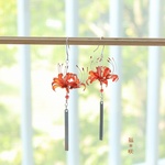 *:.。.:*゜彼岸花   曼珠沙華 赤 *:.。.:*゜ピアス（イヤリング） red spider lily  ディップアート