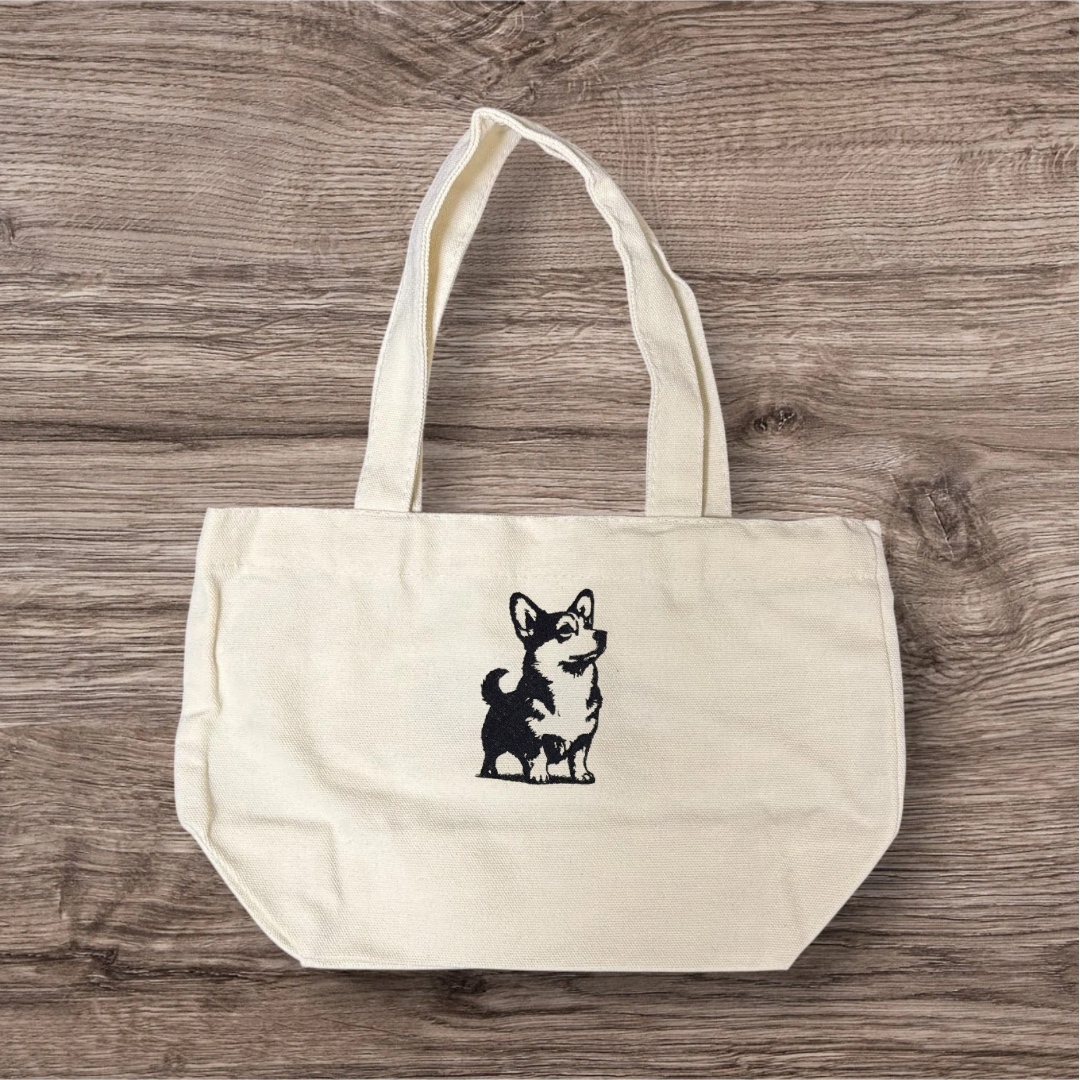 コーギー刺繍♡帆布のトートバッグ コーギー刺繍⭐︎帆布のバイカラートートバッグ - メルカリ