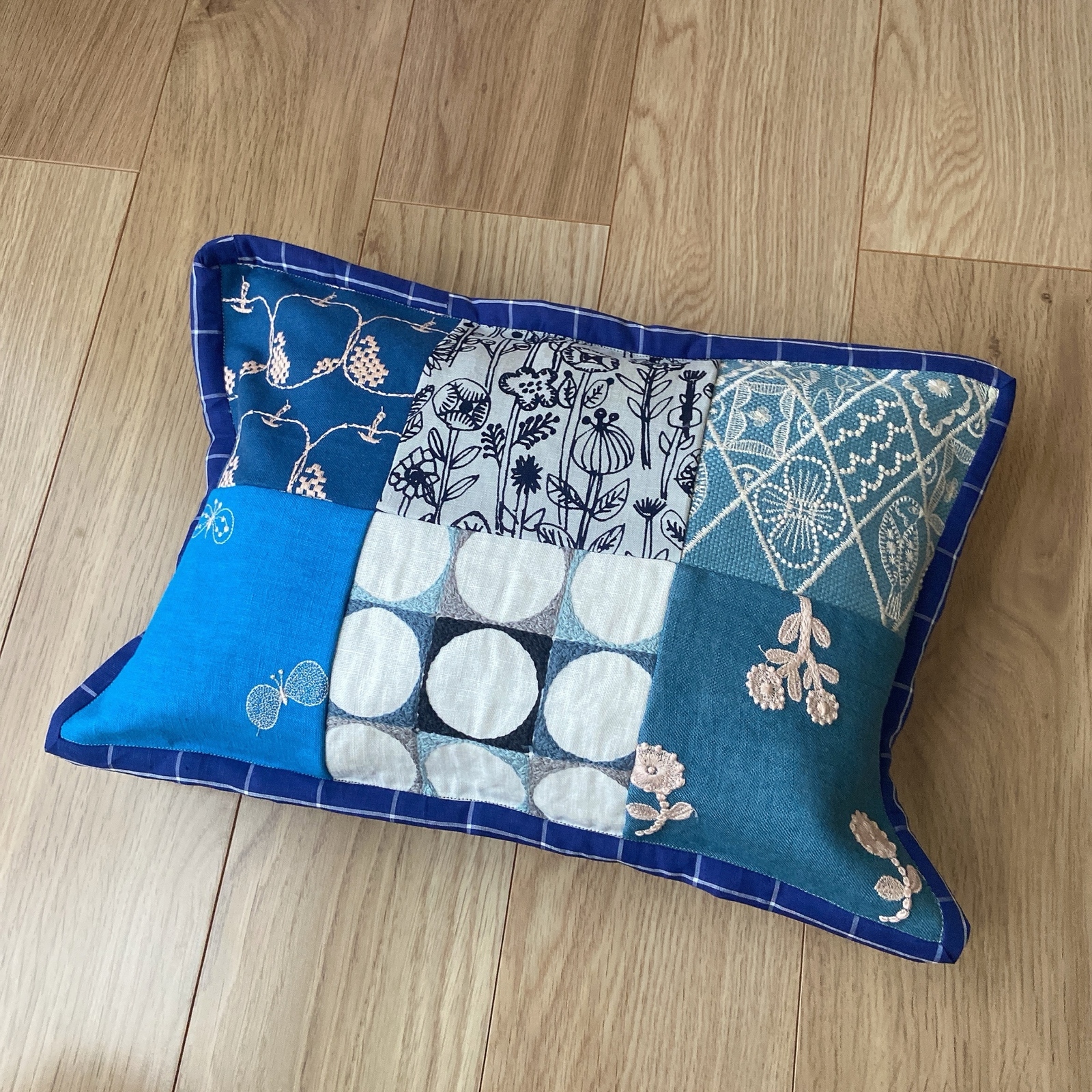 ミナペルホネン ハンドメイド☆眺めて楽しいクッションカバー(クッション付き) ミナペルホネン クッションカバー - クッションの人気通販 | minne