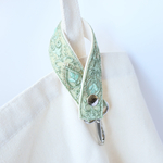 2.5cmインド刺繍キーホルダー　green tee　金具シルバー