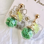金具変更可◎ 青りんご風：本物のお花☆彡かすみ草グリーンフラワー＆リーフチャーム