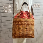 縦に長い　保冷保温　持ち手付き　お弁当袋　ランチバック　巾着バック　巾着ポーチ　保冷バック　リアルなカゴ柄　小さなイチゴ柄　親子遠足　ピクニック