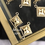 NEW 2個/ 上質　ステンレス　スクエア　フラワー　コネクター　ゴールド　CH410