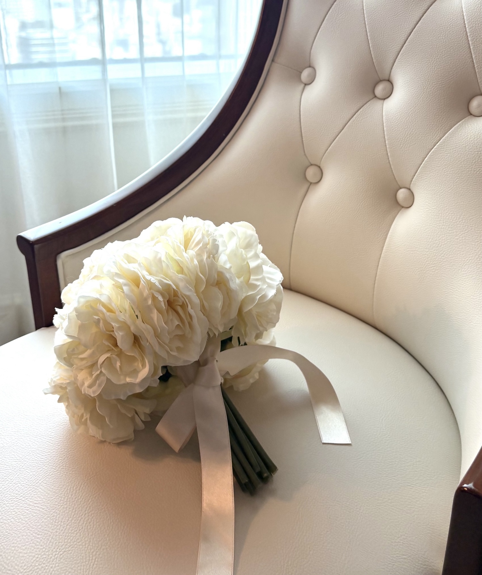 ローズブーケ✴︎綺麗なアーティフシャルフラワーのホワイトブーケ