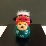 【受注作成・毛色選べる】ねずみ屋の羊毛フェルトのお正月飾り　獅子舞の格好をするトイプードル