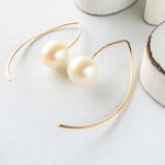 14kgf*AAA big round pearl marquis pierced earringパール