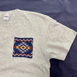 フェアアイルポケットのTシャツ　Lサイズ　オートミール