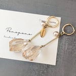 大人可愛い　ガラスビーズとパールのフープピアス/イヤリング