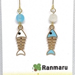 ムーンストーン/シーブルーカルセドニー/パワーストーン/天然石/ピアス/イヤリン魚/骨/ユニーク/アレルギー反応/サージカルステンレス✨