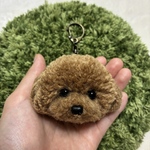 ＊うるうるトイプードル　毛糸キーホルダー＊ぬいぐるみマスコット　薄茶　ベージュ　オーダー　犬グッズ　うちの子　ブローチに変更可能