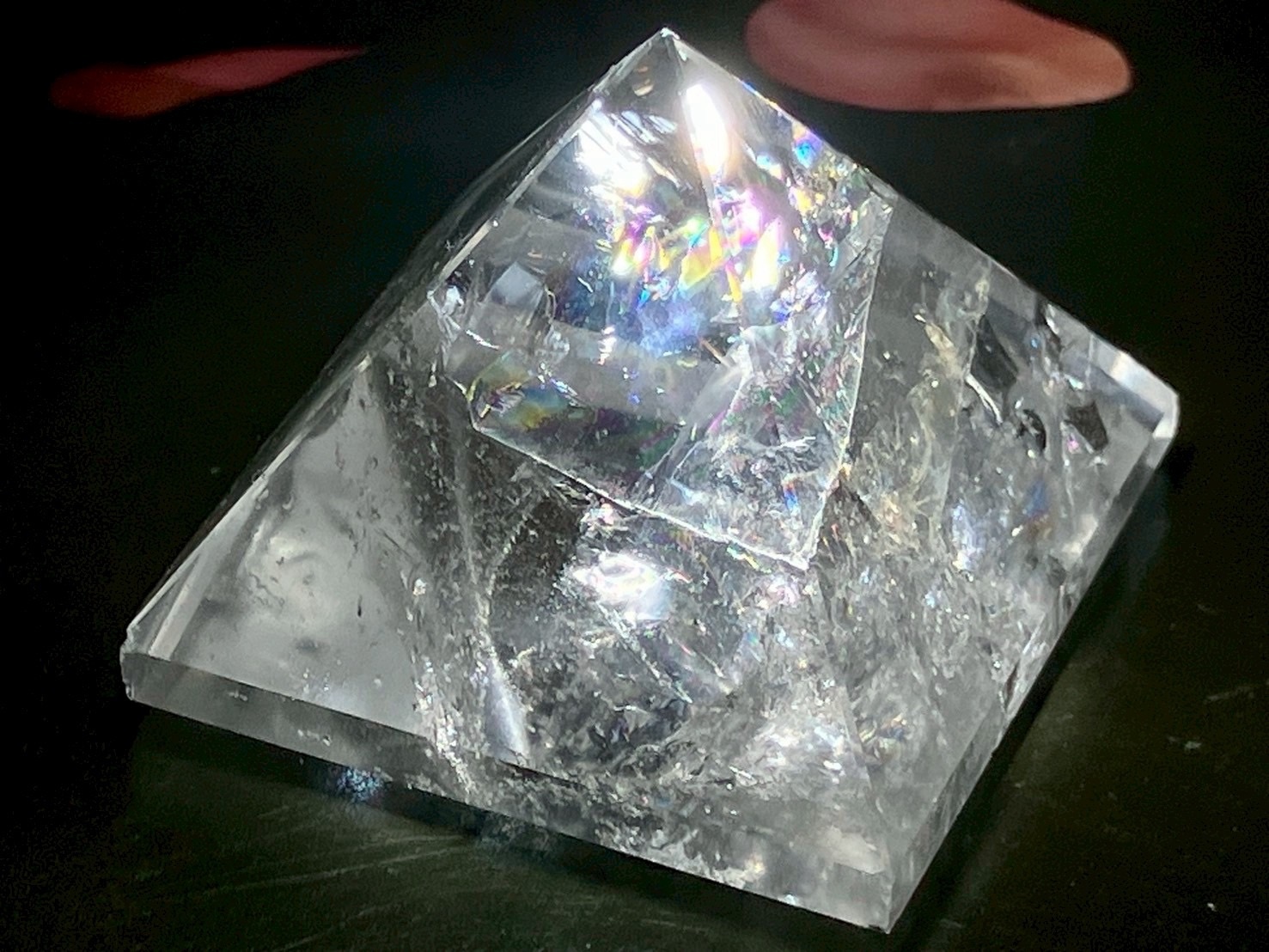 大宇宙との融合✨　レインボー　ピラミッド　神聖幾何学　クリスタル　水晶
