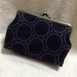 再販:受注制作:サークル刺繍レースの上品ながま口ポーチ/ブラック