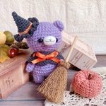 紫のハロウィンくまさんあみぐるみ 魔女の帽子とつけ襟セット