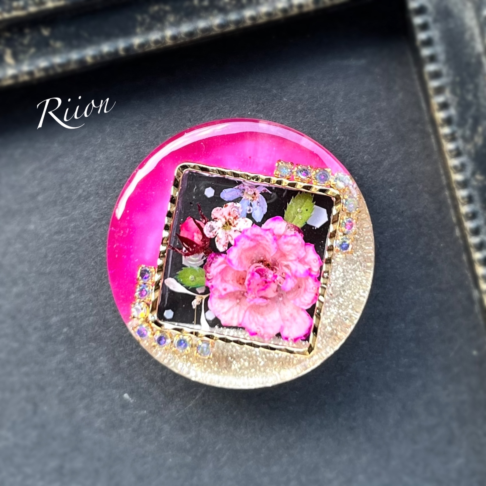 レジンヘアゴム　ミニ薔薇✨ レジン】ローズパーツでエレガントなヘアゴムを作りました/resin