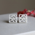 《SALE》ちいさな沖縄花ブロック　ピアス　シンプル