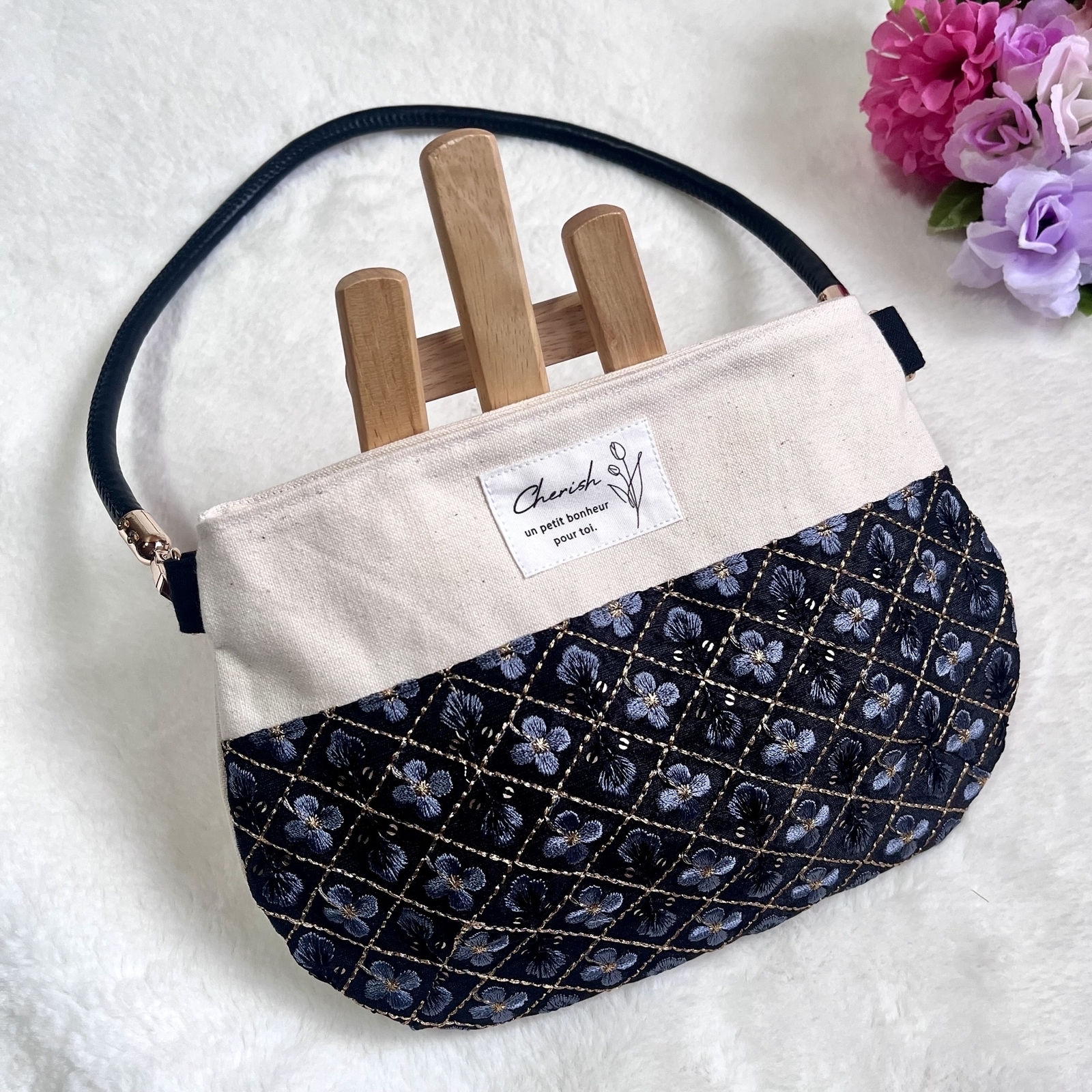 お出かけバック　リネン✖️刺繍リボン インド刺繍リボンバッグ専門店 KEIKA (@keika.ribbonbag