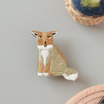 チベットスナギツネ手刺繍ブローチ