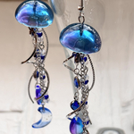 クラゲ🪼　ゆらり波に揺蕩う月クラゲピアス　イヤリング　　　　　　金属アレルギー対応しておりますヾ(๑╹◡╹)ﾉ"