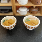 ミニチュアフードきつねうどん　あげが三角
