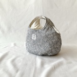 中身が見えないのが嬉しい　花柄の小さなころりんバッグ　Sサイズ