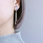 茜色のグリッター スクエア ピアス/イヤリング 秋の新作 水面 グラデーション ゴールド 金属アレルギー対応 樹脂ピアス チタンピアス サージカルステンレス 空 夜空 ペイント ピアス 