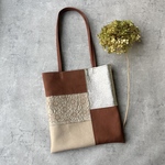 ピッグスキンのフラットバッグ　フラワーベージュ