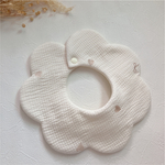 ハートリボン刺繍スタイ　トリプルガーゼ生地　360度もくもくスタイ　花びらスタイ