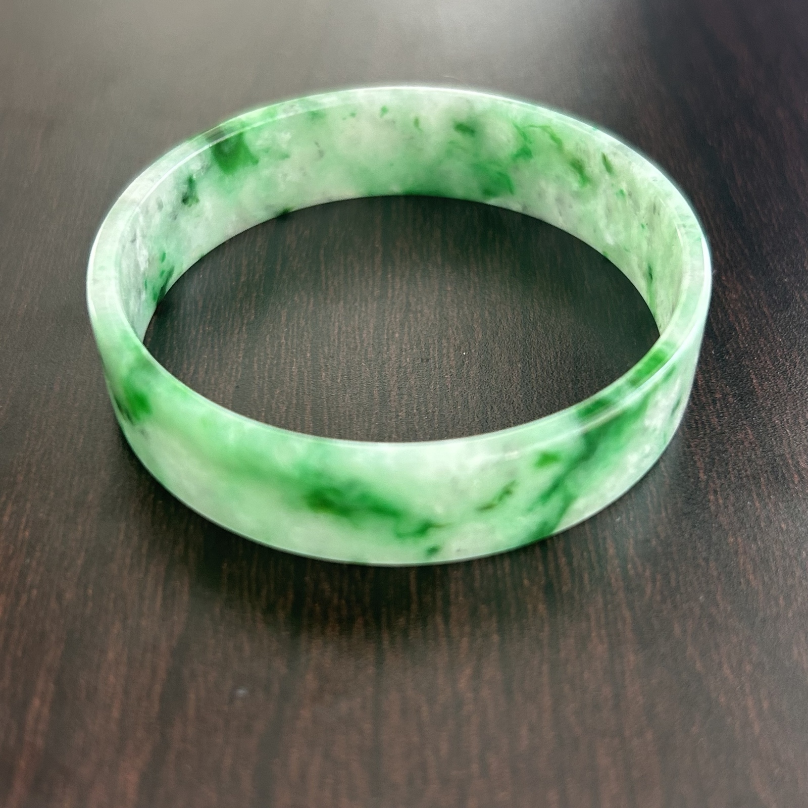 本翡翠バングル　陽緑　可愛い　無含浸　無着色　おしゃれ　お買い得