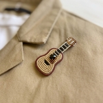 音楽の秋♪ギター刺繍ブローチ⭐︎acoustic guitar broach⭐︎受注制作品