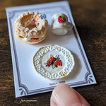 【新作・現品1点】ミニチュアフード　いちごのパリブレストと食器のセット♪