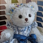 パウダーブルーのモヘア製テディベア♡アンティークファブリックやレースでおめかししたドレスベア