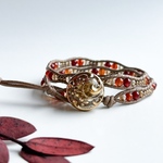 チェコガラスボタンと夕焼け色の2連ラップブレスレット