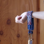 こぎん刺しハンドストラップスリム桜【スマホ☺︎刺繍】さくら☺︎サクラ☺︎傘ストラップ☺︎ ハンディファン⌘受注製作⌘