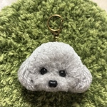  ＊うるうるトイプードル　カール毛　毛糸キーホルダー＊シルバー　グレー　灰色　ぬいぐるみマスコット　動物ポンポン　置き物　犬　オーダー　ペット　うちの子