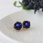 ラピスラズリの実／秋色ブルーのビーズ刺繍ピアス