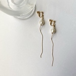 𝘯𝘶𝘢𝘯𝘤𝘦 𝘱𝘪𝘦𝘳𝘤𝘦/𝘦𝘢𝘳𝘳𝘪𝘯𝘨 ⌇パール　チェーン　シンプル　華奢見え　上品　ニュアンス　いびつ　バロック　フォーマル　オケージョン　揺れる　ロング　ピアス　イヤリング