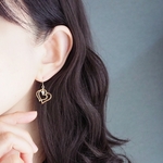 ダブルハートのピアス（サージカルステンレスなど アレルギー対応金具へ 変更可）#メタル #ハート #ビジュー