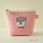 小さなシュナウザーの刺繍ミニポーチ／ピンク