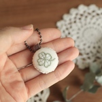 再販»4つ葉のお守りｷｰﾎﾙﾀﾞｰ *刺繍ｷｰﾎﾙﾀﾞｰ *ブラウン *無地 *チェック