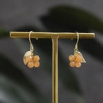 金木犀 秋 花 オレンジアベンチュリン 葉っぱ ▶︎ ピアス 14kgf ▶︎ 小ぶり 天然石