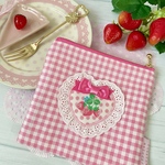 *⋆⸜𝐧𝐞𝐰⸝⋆*ストロベリーハートワッペンのポケットティッシュケース付きポーチ ピンク系 いちご さくらんぽ チェリー