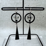 【サージカルステンレス】クリアマーブルビーズとブラックフープのモードピアス　金属アレルギー対応　大ぶり　かっこいい