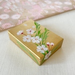 桐の小箱（金地に桜）
