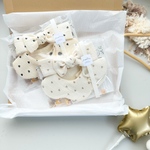 \\特集掲載//シンプル可愛いスタイ / スタイ&ヘアバンドセット /出産祝いギフト / 韓国ハート柄