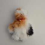 キーホルダーにもブローチにもなる小さなミケ猫⑤