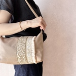 【インド刺繍リボンのショルダーバッグ】   ファスナー　ショルダーバッグ　インド刺繍リボン　インド刺繍　インド刺繍リボンバッグ　インド刺繍ショルダーバッグ　フリル