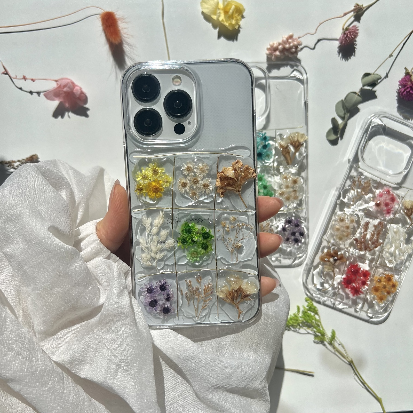 ドライフラワーケース/ iPhone全機種対応/ 9種類のドライフラワー/ iPhone14iPhone15iPhone13iPhone16 /お色味要相談