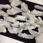 【母岩群付き45ｇ】神秘石英付き　水晶　ポイント　